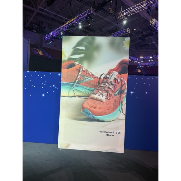 Run Disney Brooks Adrenaline GTS 25 Moana In Women's Size 10 Exclusive For Run - Picture 4 of 5